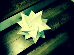 5 tetrahedron constructing a F.I.T. - paper craft technique © Paolo Rudelli