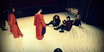 The Magic Flute rehearsal - relaxing after runtrought